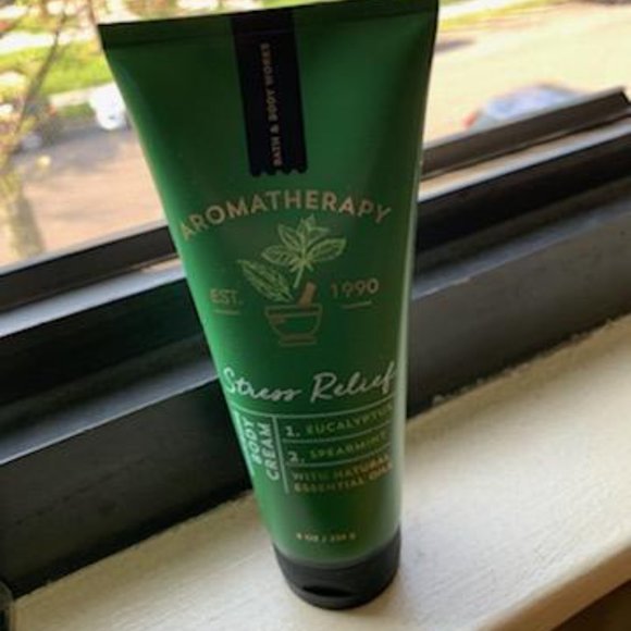 Bath & Body Works Stress Relief Bundle - Picture 4 of 7